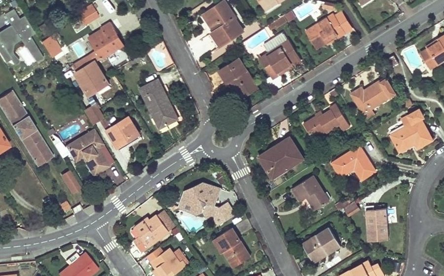 Vue aérienne du Rond-point anonyme n°6227713