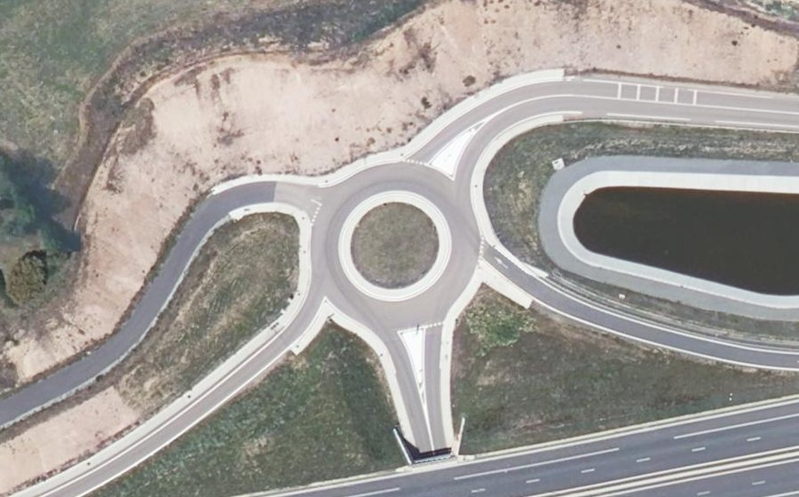 Vue aérienne du Rond-point anonyme n°623050951