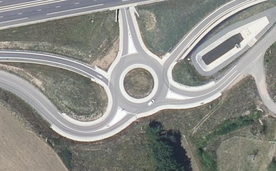 Vue aérienne du Rond-point anonyme n°623050961