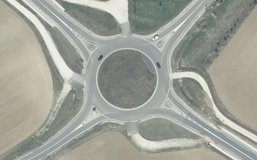 Vue aérienne du Rond-point anonyme n°623071790
