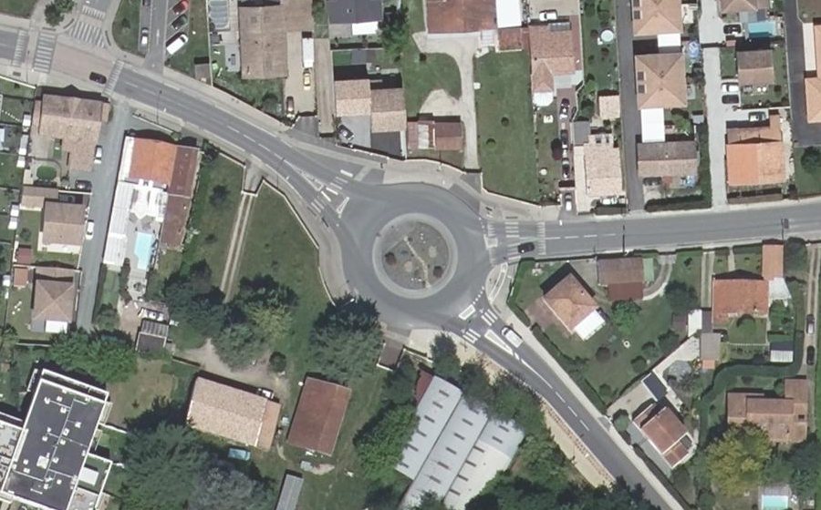Vue aérienne du Rond-point anonyme n°624110900