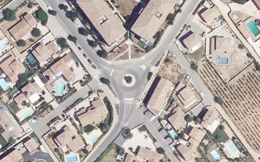Vue aérienne du Rond-point anonyme n°624247101