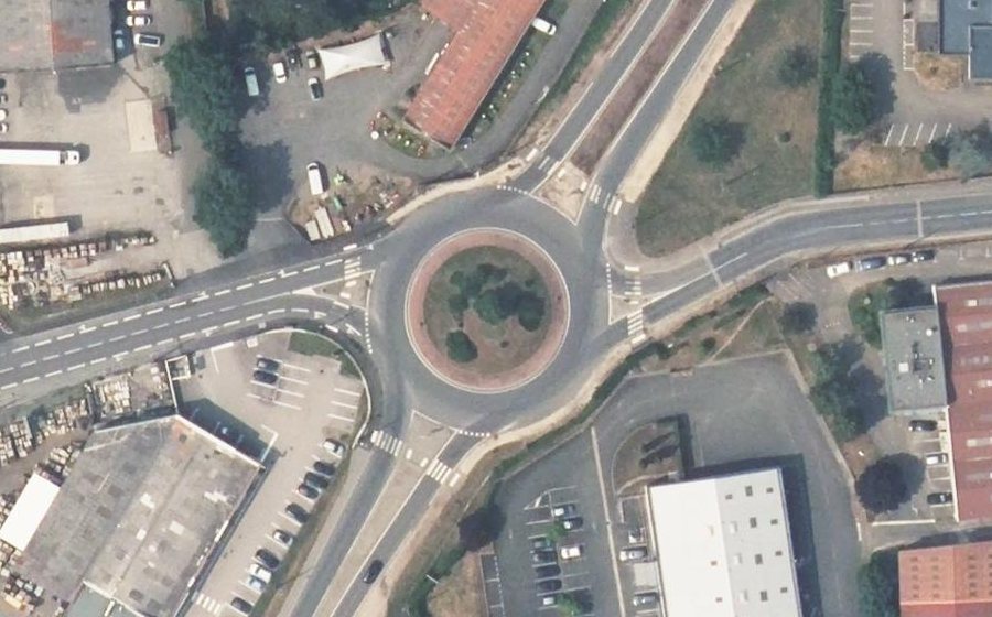 Vue aérienne du Rond-point anonyme n°6248700
