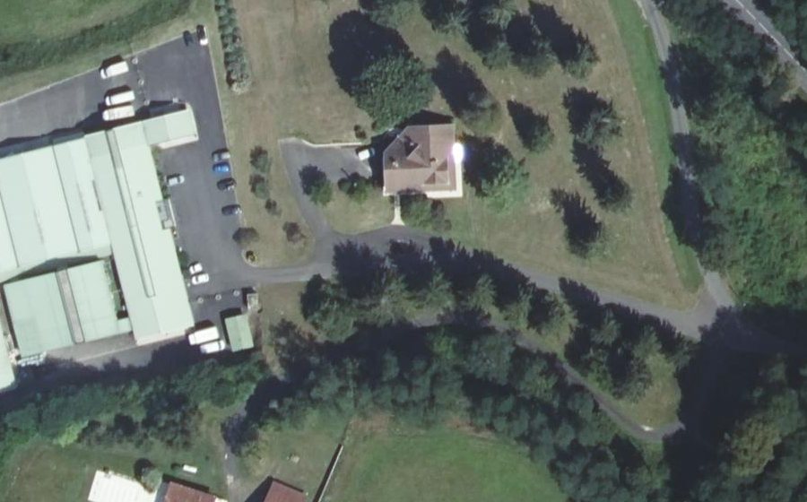 Vue aérienne du Rond-point anonyme n°625527715