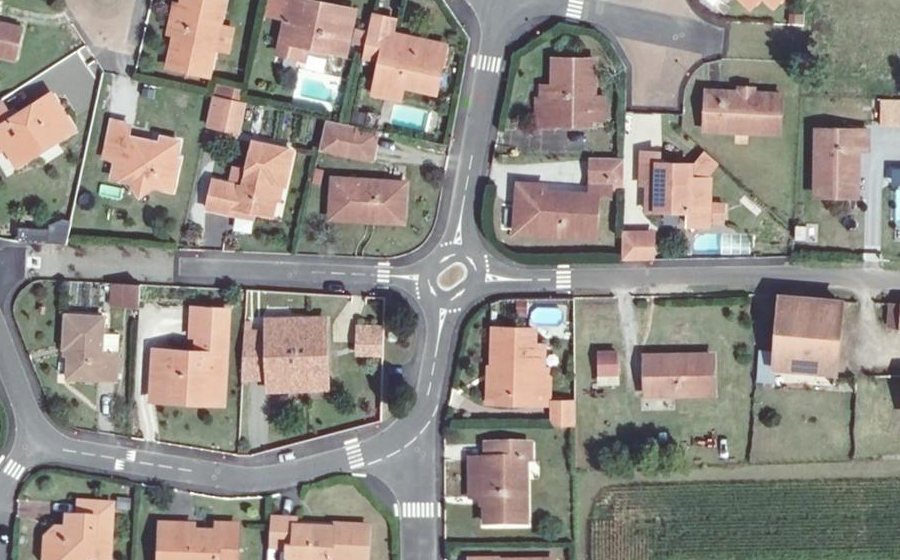 Vue aérienne du Rond-point anonyme n°625531836