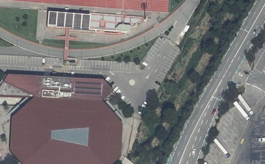Vue aérienne du Rond-point anonyme n°627368154