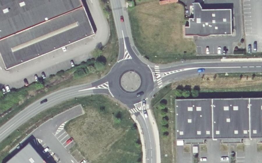 Vue aérienne du Rond-point anonyme n°627548562