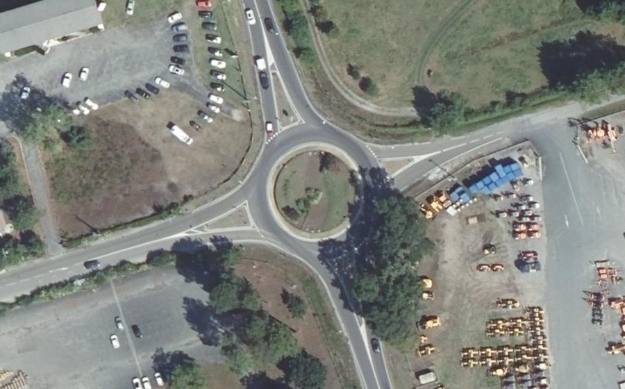 Vue aérienne du Rond-point anonyme n°62780646