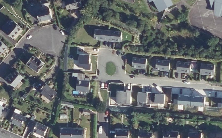Vue aérienne du Rond-point anonyme n°627842102