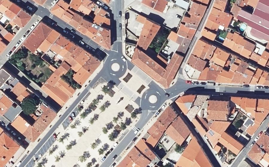 Vue aérienne du Rond-point anonyme n°627899989
