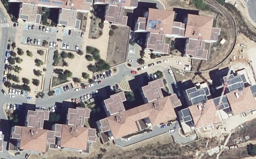Vue aérienne du Rond-point anonyme n°628660855