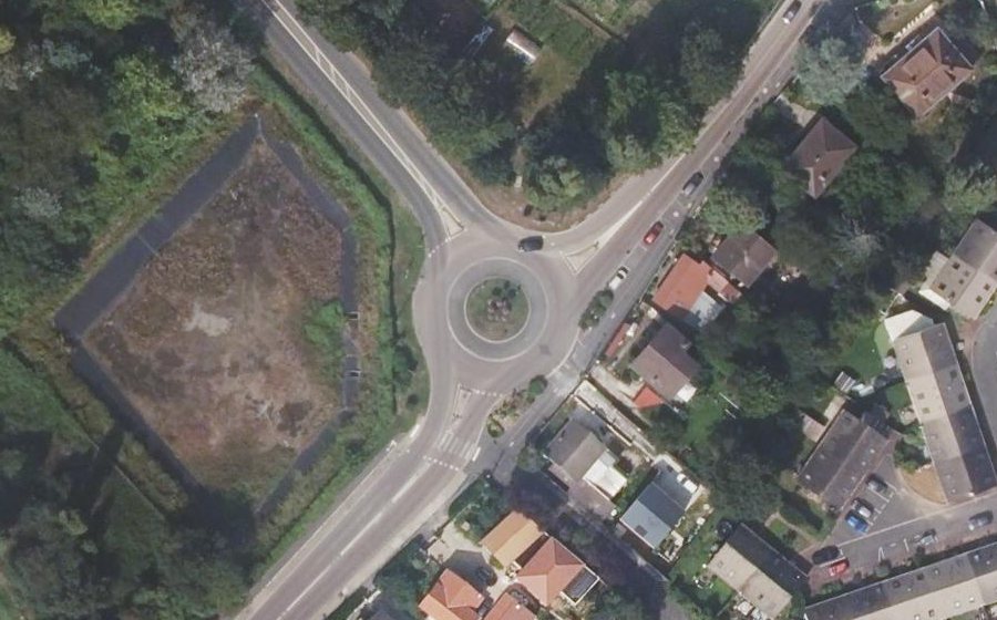 Vue aérienne du Rond-point anonyme n°629260883