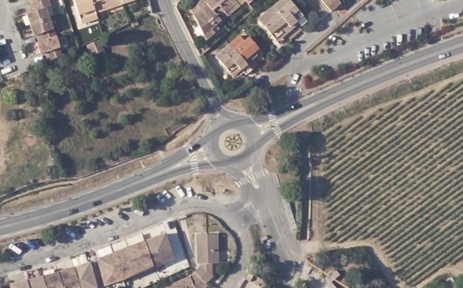 Vue aérienne du Rond-point anonyme n°629614866