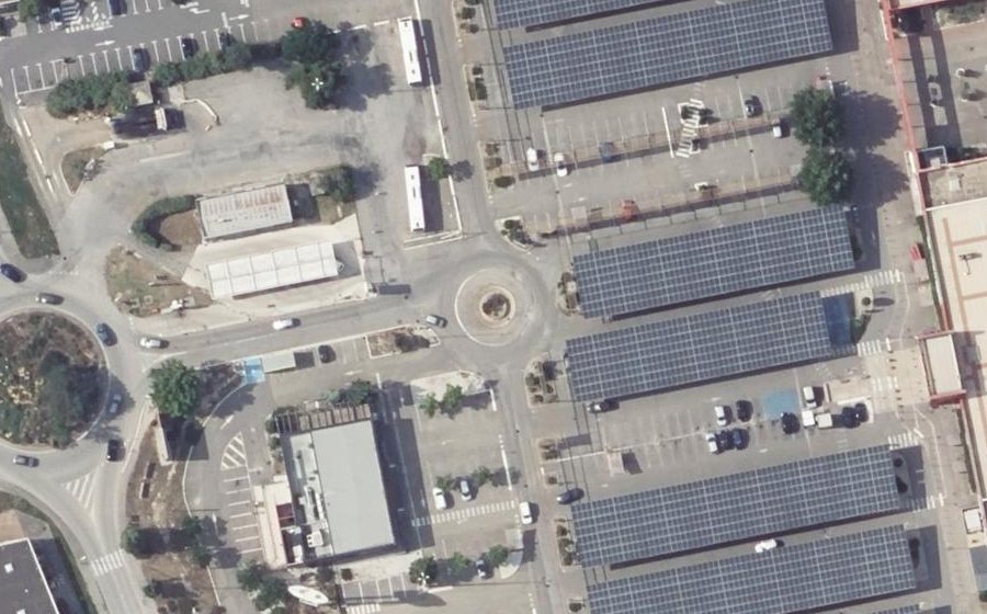 Vue aérienne du Rond-point anonyme n°629965567