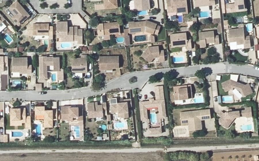 Vue aérienne du Rond-point anonyme n°631278981