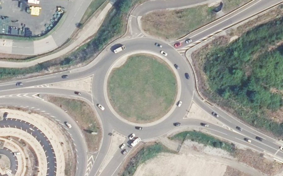 Vue aérienne du Rond-point anonyme n°631620125