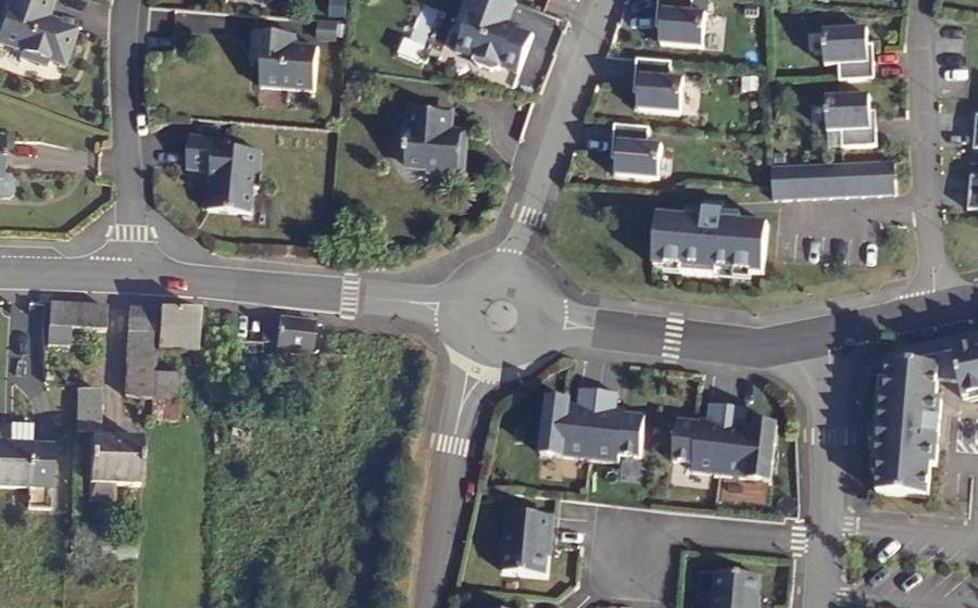 Vue aérienne du Rond-point anonyme n°632000277
