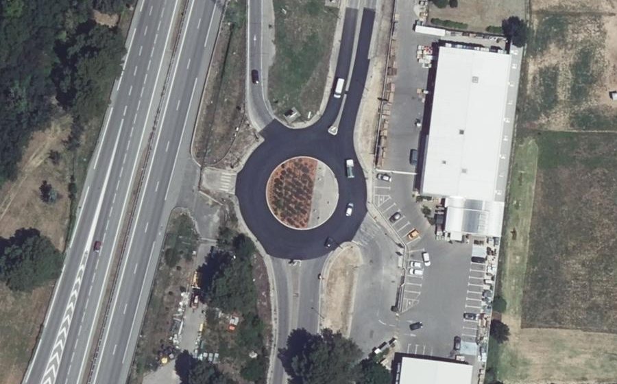 Vue aérienne du Rond-point anonyme n°633015337