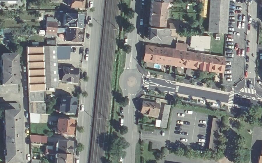 Vue aérienne du Rond-point anonyme n°634018920