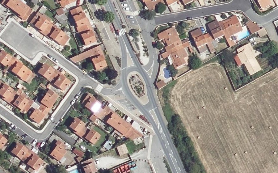 Vue aérienne du Rond-point anonyme n°634128452