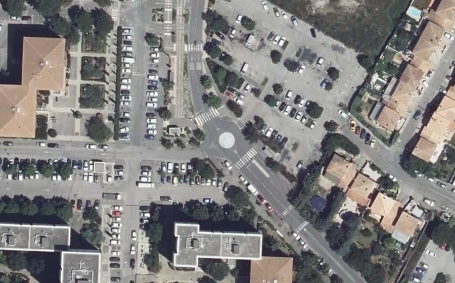 Vue aérienne du Rond-point anonyme n°636021138
