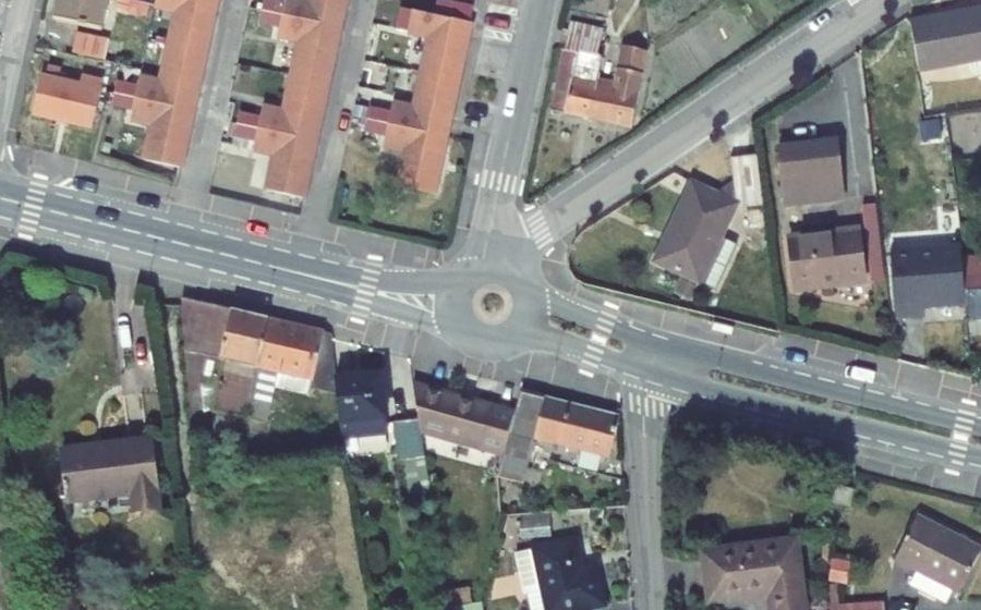 Vue aérienne du Rond-point anonyme n°636069905
