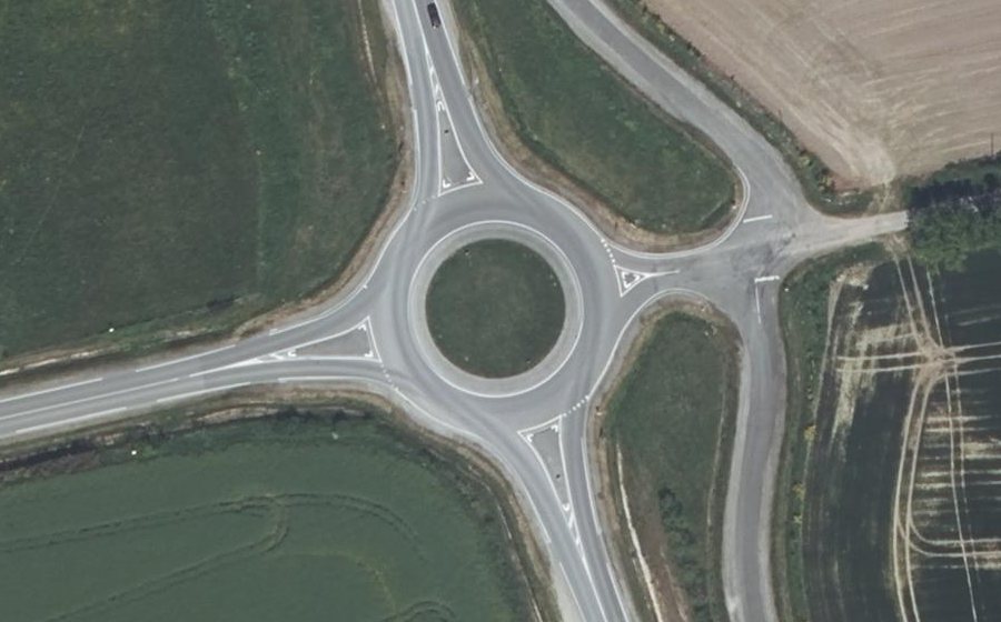 Vue aérienne du Rond-point anonyme n°636772927