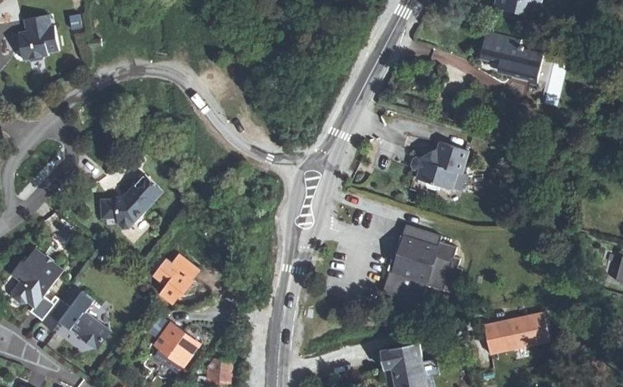 Vue aérienne du Rond-point anonyme n°637180396