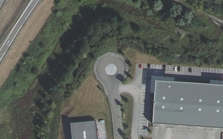 Vue aérienne du Rond-point anonyme n°63745054