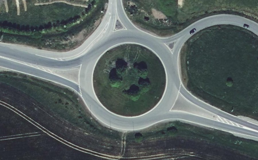 Vue aérienne du Rond-point anonyme n°638615463