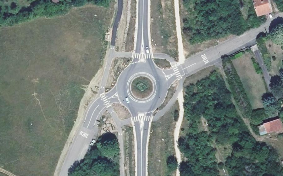 Vue aérienne du Rond-point anonyme n°638666710