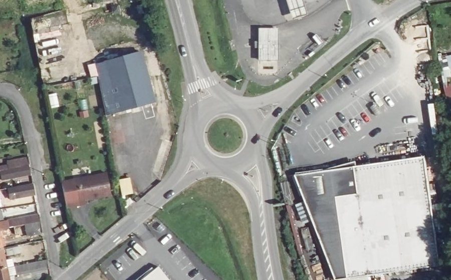 Vue aérienne du Rond-point anonyme n°638704830