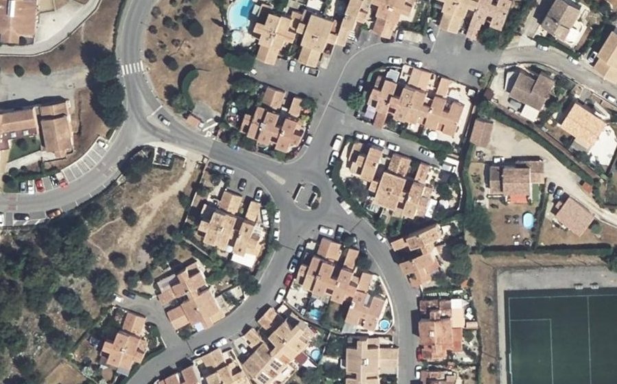 Vue aérienne du Rond-point anonyme n°638710797