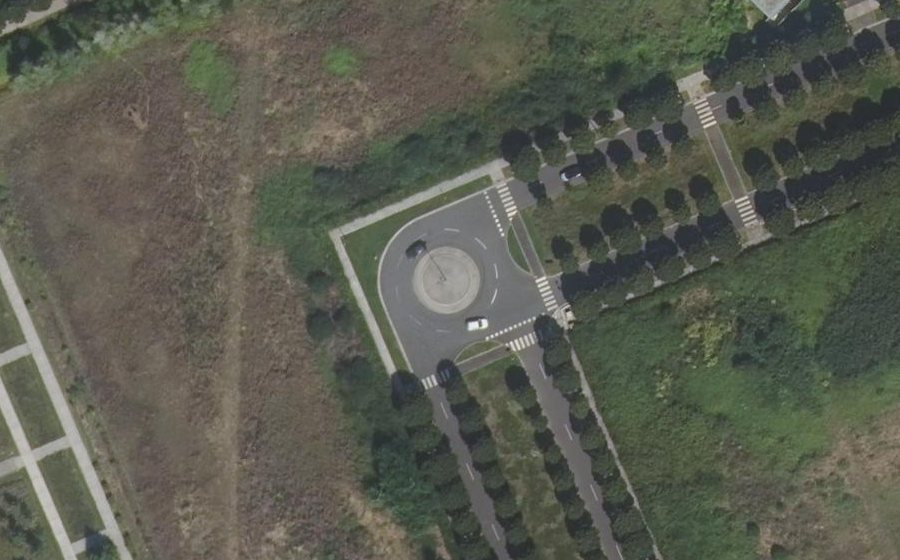 Vue aérienne du Rond-point anonyme n°638873133