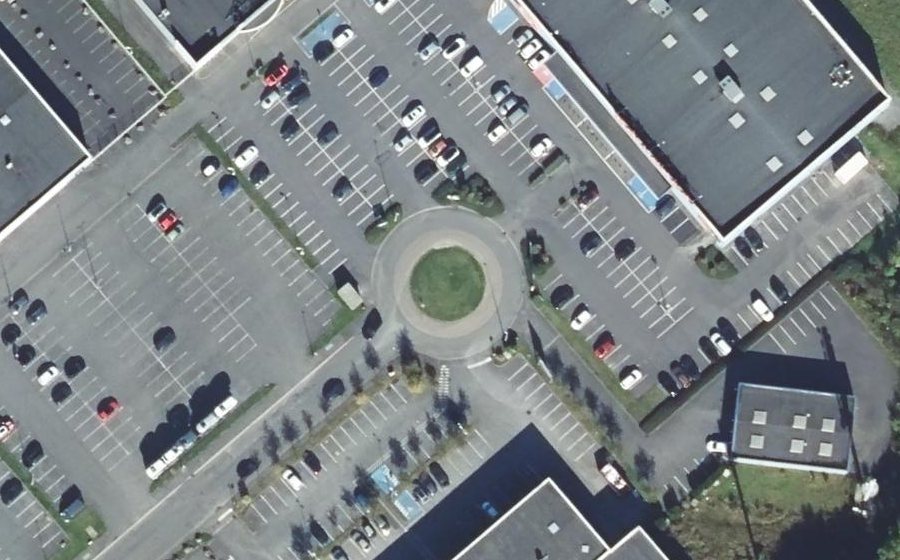 Vue aérienne du Rond-point anonyme n°638978750
