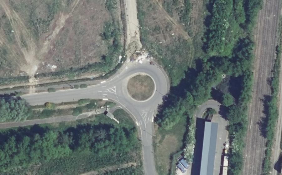 Vue aérienne du Rond-point anonyme n°640362012