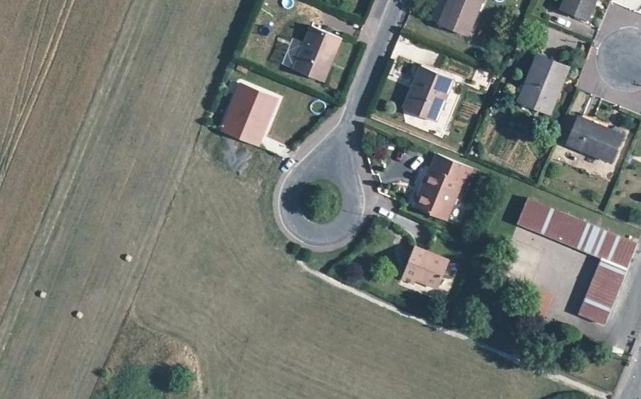 Vue aérienne du Rond-point anonyme n°64200103