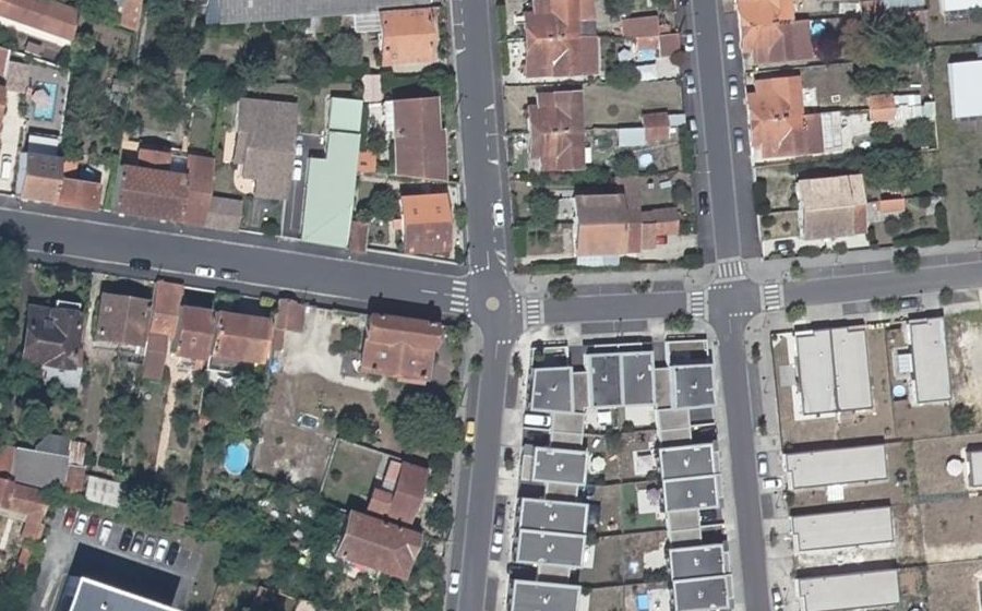 Vue aérienne du Rond-point anonyme n°644977710