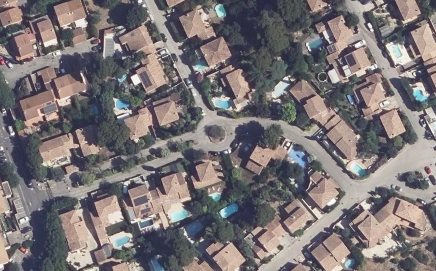 Vue aérienne du Rond-point anonyme n°64546442