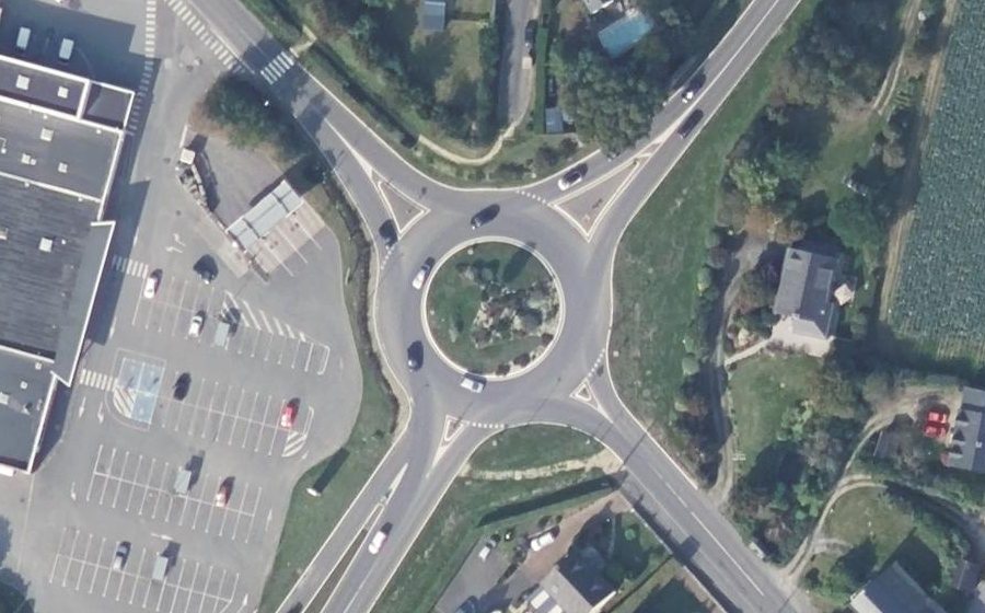 Vue aérienne du Rond-point anonyme n°646538539