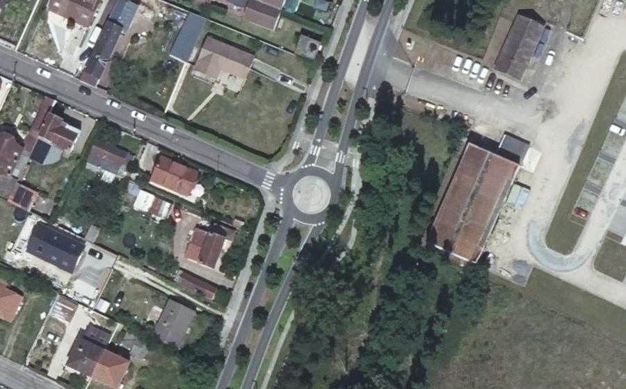 Vue aérienne du Rond-point anonyme n°646810000