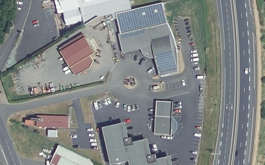 Vue aérienne du Rond-point anonyme n°647676243