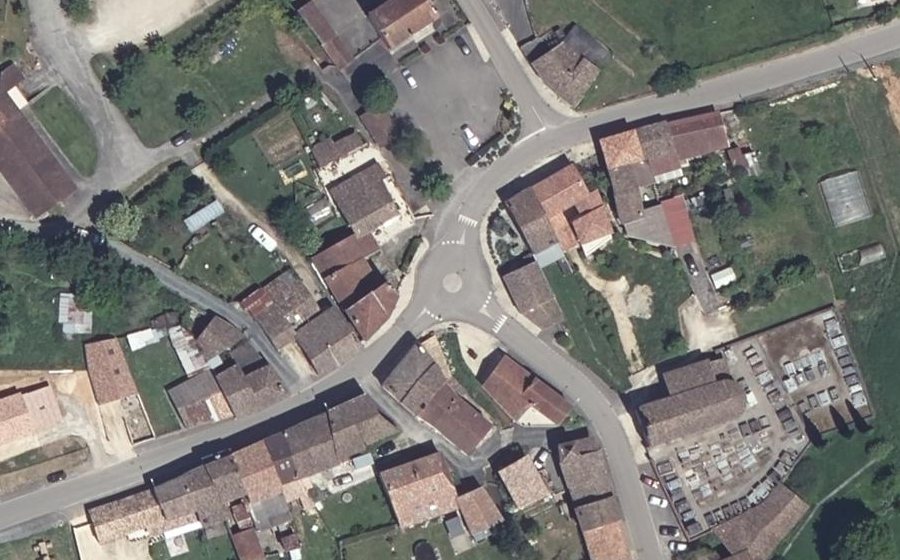 Vue aérienne du Rond-point anonyme n°648148184