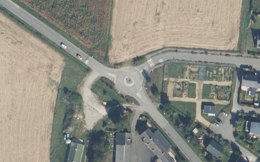 Vue aérienne du Rond-point anonyme n°648800101