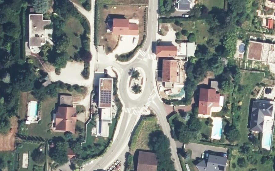 Vue aérienne du Rond-point anonyme n°650750110