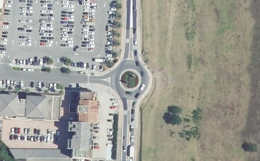 Vue aérienne du Rond-point anonyme n°651791848