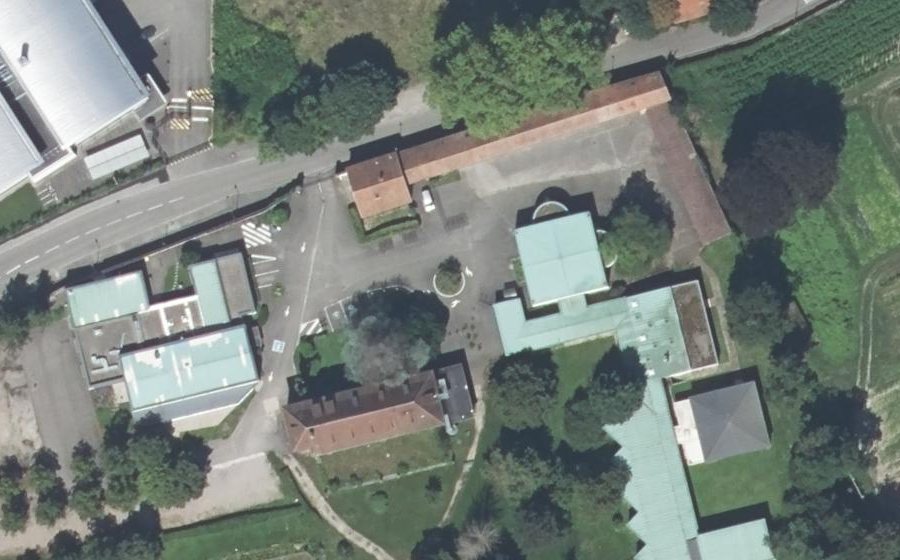 Vue aérienne du Rond-point anonyme n°651795553