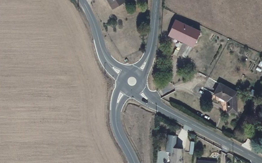 Vue aérienne du Rond-point anonyme n°652401066