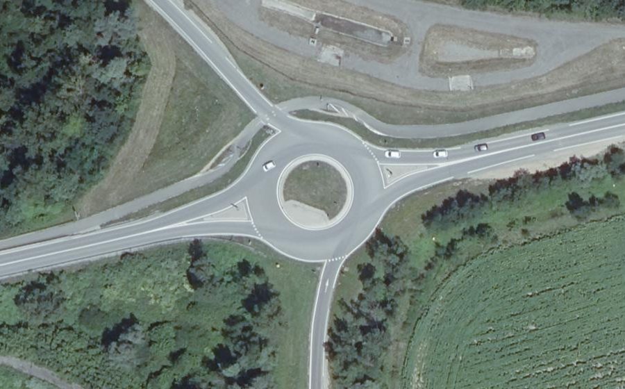 Vue aérienne du Rond-point anonyme n°652739237
