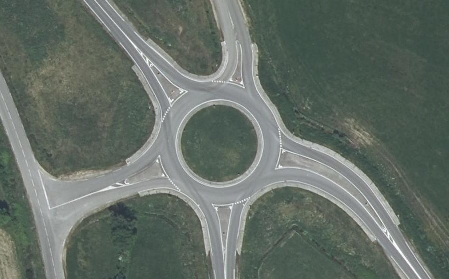 Vue aérienne du Rond-point anonyme n°653347980